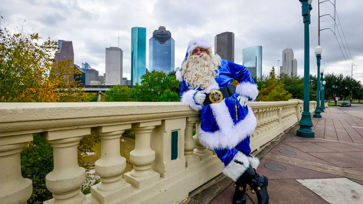 The HPD Blue Santa Program is an Officer Operated Non-profit that focuses on bringing joy to less fortunate Houston children.